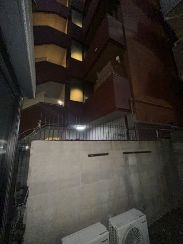 グランディスタ谷町９丁目の駐車場