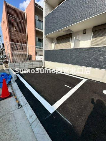 グランディール清華Ⅱの駐車場