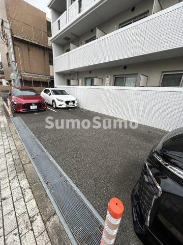 カーサ ラ ルーチェ Ⅰの駐車場|車をお持ちの方に嬉しい駐車場付きの物件です