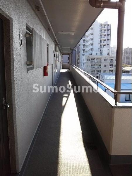 ゼフィール西明石のその他共用部分|ゆったりとした居間です