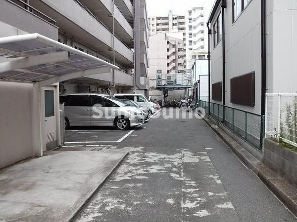 ゼフィール西明石の駐車場|駐車場があります