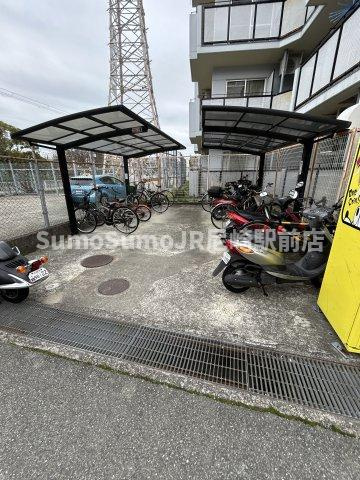 キューブ北武庫之荘Ⅱの駐車場