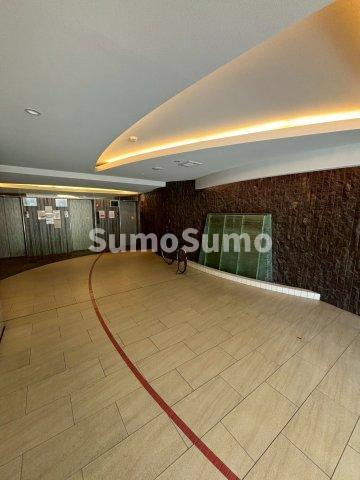 セレニテ本町グランデのロビー