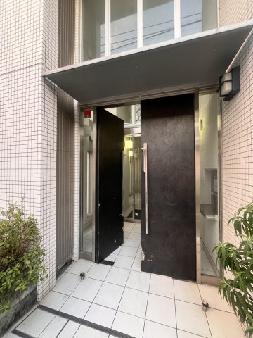 アーバンフラッツ目黒本町のエントランス