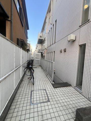 アーバンフラッツ目黒本町の駐車場