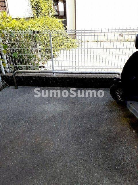セレーノ東垂水の駐車場|駐車場があるので、車を買う予定の方も安心です