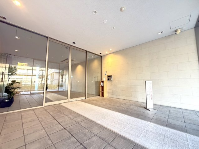 キャピタルガーデン東大島ソレアのエントランス