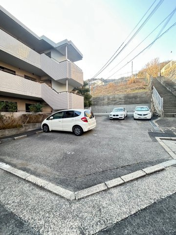 パーク・ハイム摩耶の駐車場