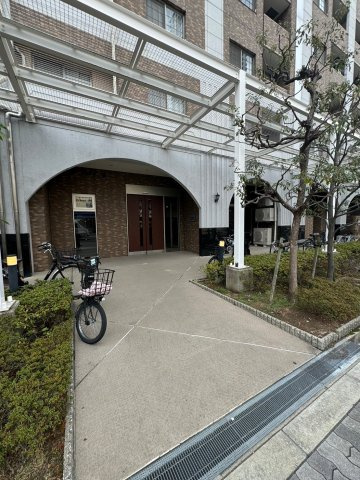 グレンパーク梅田北のエントランス
