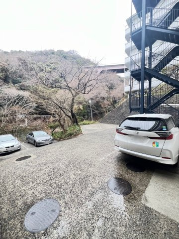 トーカン六甲マンションの駐車場