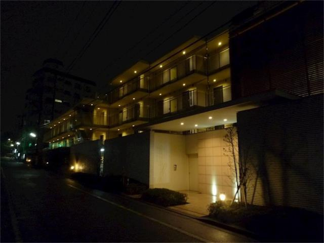 ガーデン用賀の外観|夜の外観です♪ 
