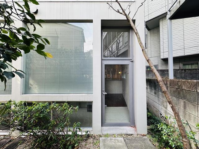 a place by Wine Apartmentのエントランス