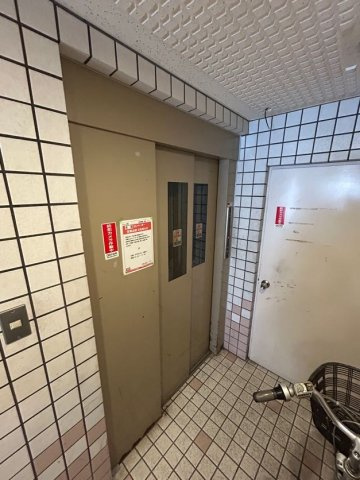 ドミール橘のロビー