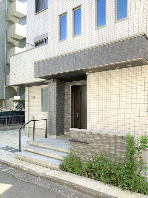 Ｒ　ｓｈｉｒｏｋａｎｅ　アールシロカネのエントランス| 