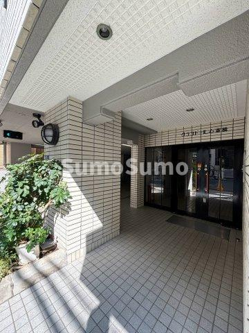 グランドール心斎橋のエントランス