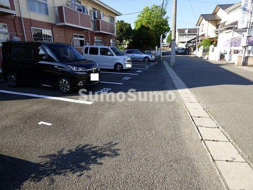 パークサイドの駐車場|駐車場完備です