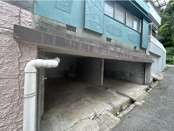 パーク塩屋の駐車場