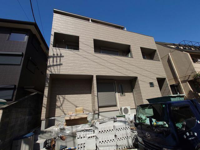 エム　メゾン　ヨヨギのエントランス| 