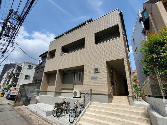 エム　メゾン　ヨヨギのエントランス| 