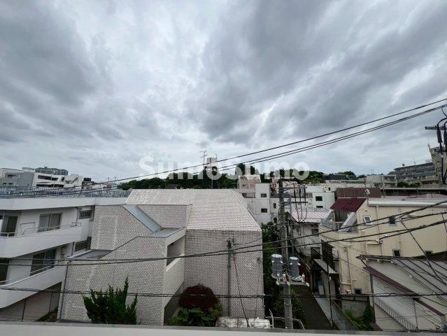 エム　メゾン　ヨヨギの展望