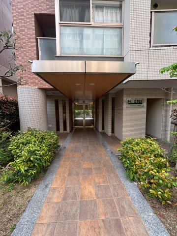 ノステルコート夕陽丘のエントランス