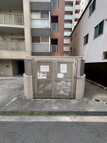 ノステルコート夕陽丘のエントランス