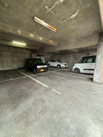グレイス垂水の駐車場