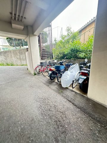 グレイス垂水の駐車場