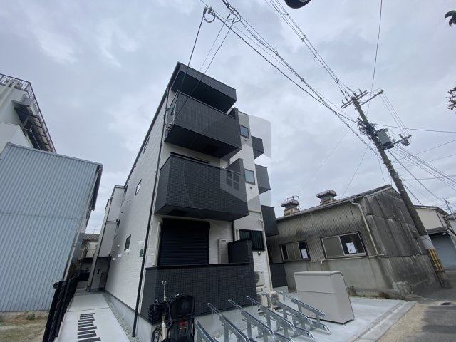 東大阪市衣摺３丁目のアパートの外観