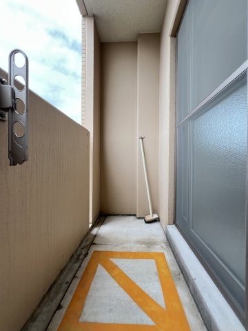 アルティザ博多駅南のバルコニー