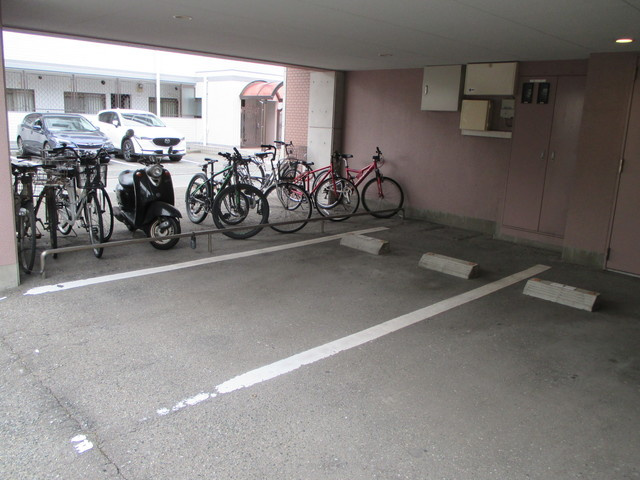 リバーシティ室見の駐車場