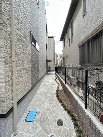 コトン　ヴァリ　寺田町駅前のエントランス