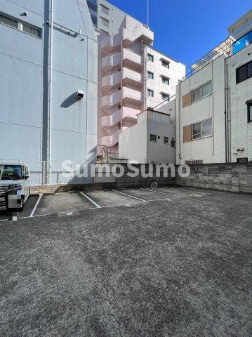 コーポ堀江の駐車場