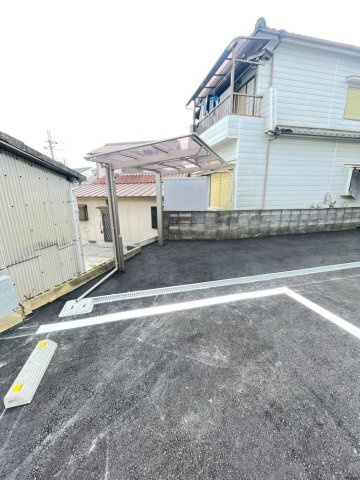 ナナミール鳥羽の駐車場