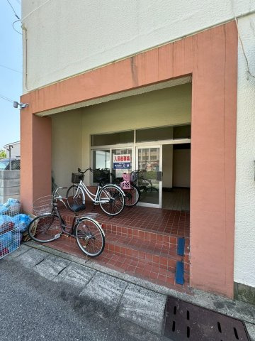 コーポカグラのエントランス