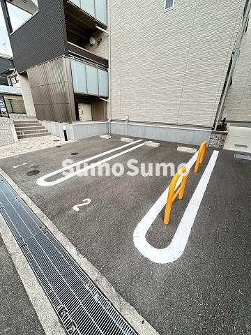 クレイノ大物の駐車場