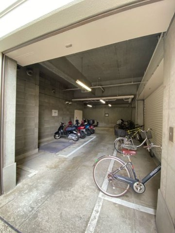 トーカンマンション須磨マリンパークの駐車場