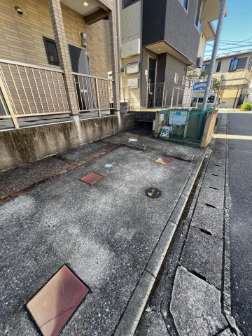 レティーフ田島の駐車場