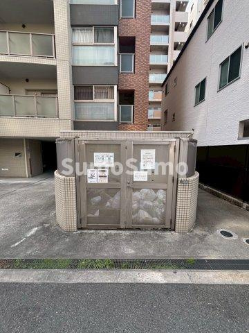 ノステルコート夕陽丘のエントランス