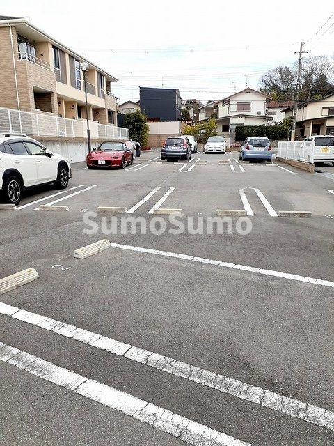 クレモンティーヌ　Ａの駐車場|駐車場完備です