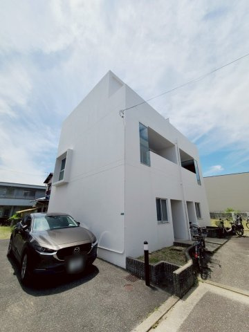 クレスト甲東園 A棟の外観