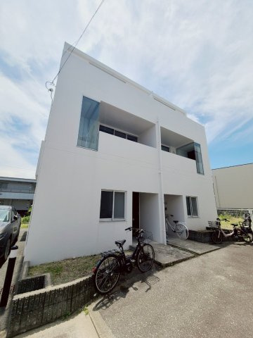 クレスト甲東園 A棟の外観