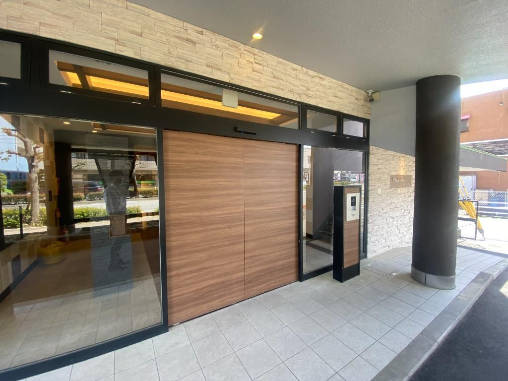 クロード・サンのエントランス