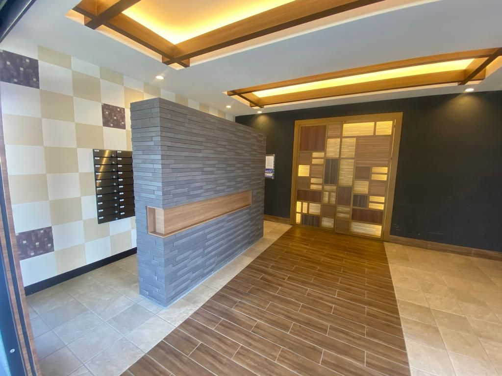 クロード・サンのロビー