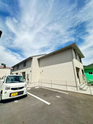 クローバー富士5号館の駐車場