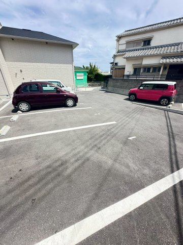 クローバー富士5号館の駐車場