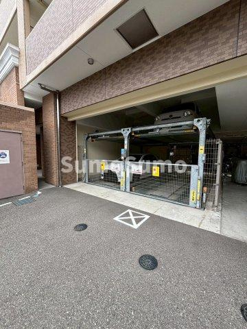クローバー・グランデ昭和町の駐車場|駐車場に車を止められます
