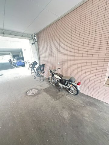 コスタデル明石の駐車場