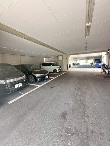 コスタデル明石の駐車場