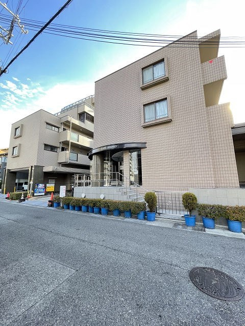 グローリー甲子園の外観